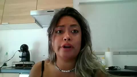 Snapshot of juanita_cw chatting on October 23, 3:29 pm juanita_cw online show from October 23, 3:29 pm