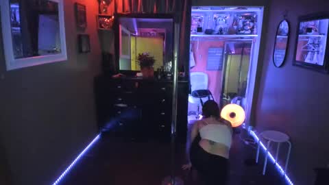 juicyjayxxx69 online show from February 25, 3:31 am