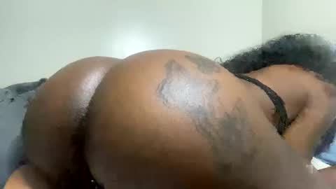 juicyy_mochaa online show from November 20, 11:39 pm