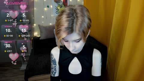 Snapshot of julescrown chatting on December 20, 1:14 am Jules online show from December 20, 1:14 am