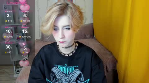 Snapshot of julescrown chatting on January 14, 1:36 am Jules online show from January 14, 1:36 am