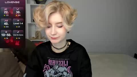 Snapshot of julescrown chatting on September 12, 1:17 am Jules online show from September 12, 1:17 am