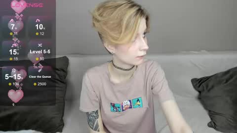 Snapshot of julescrown chatting on February 11, 1:31 am Jules online show from February 11, 1:31 am