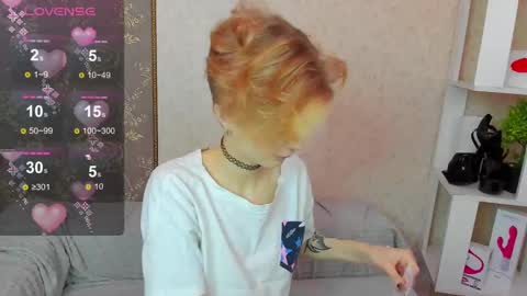 Snapshot of julescrown chatting on January 25, 1:32 am Jules online show from January 25, 1:32 am