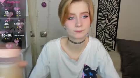 Snapshot of julescrown chatting on January 11, 1:16 am Jules online show from January 11, 1:16 am