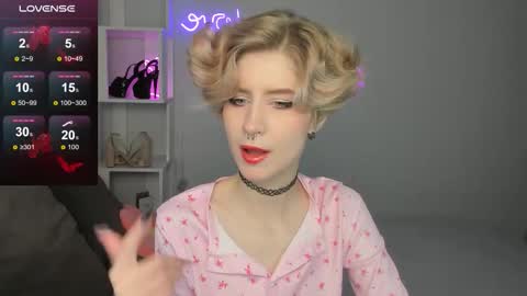 Snapshot of julescrown chatting on October 10, 12:37 am Jules online show from October 10, 12:37 am