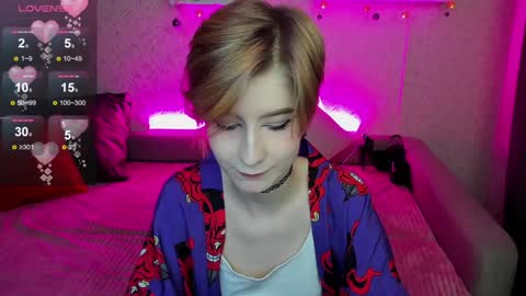 Snapshot of julescrown chatting on December 10, 1:00 am Jules online show from December 10, 1:00 am