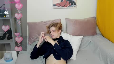 Snapshot of julescrown chatting on January 29, 1:37 am Jules online show from January 29, 1:37 am