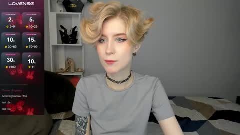 Snapshot of julescrown chatting on September 14, 1:25 am Jules online show from September 14, 1:25 am