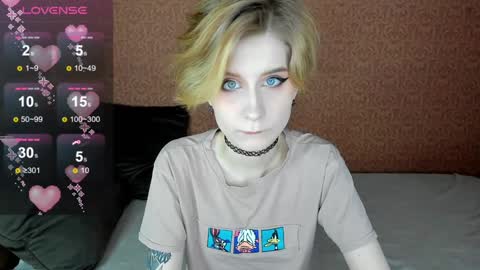 Snapshot of julescrown chatting on January 22, 1:21 am Jules online show from January 22, 1:21 am