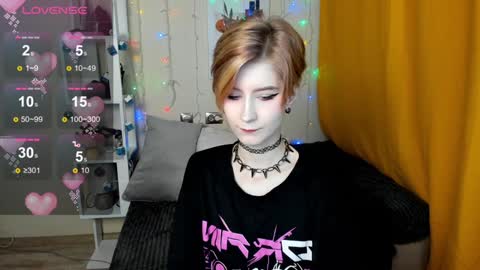 Snapshot of julescrown chatting on December 12, 1:21 am Jules online show from December 12, 1:21 am