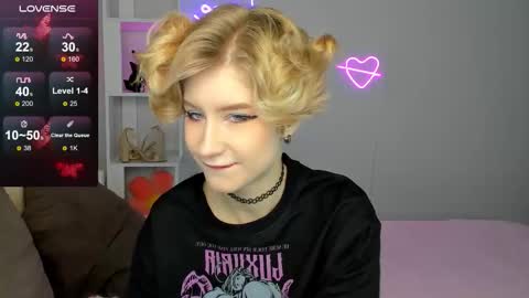 Snapshot of julescrown chatting on October 3, 12:38 am Jules online show from October 3, 12:38 am