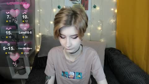 Snapshot of julescrown chatting on December 30, 1:15 am Jules online show from December 30, 1:15 am