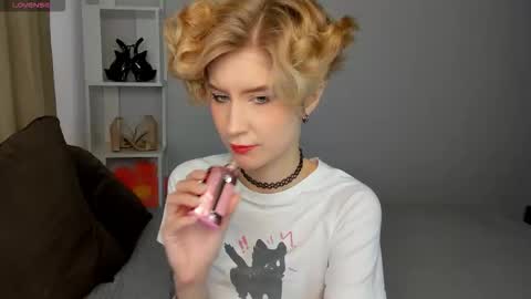 Snapshot of julescrown chatting on September 30, 2:39 am Jules online show from September 30, 2:39 am