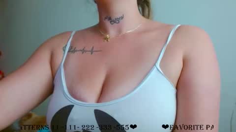  Juliana Torres  online show from April 17, 9:50 pm