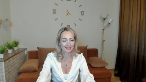 julia__cherry_ online show from January 11, 11:23 am