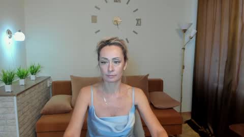 julia__cherry_ online show from January 26, 7:32 am