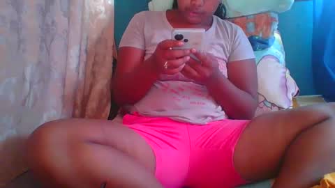 juliah02 online show from February 14, 5:51 am