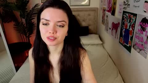 juliamoss online show from February 20, 4:00 am