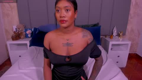 Snapshot of julianamiller chatting on March 12, 2:20 am juli online show from March 12, 2:20 am