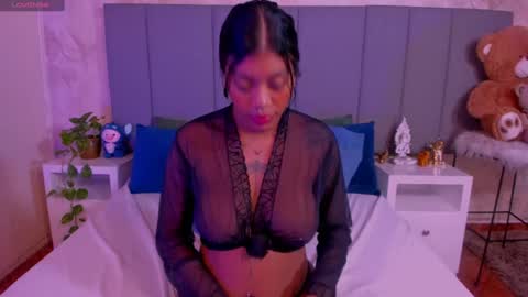 Snapshot of julianamiller chatting on February 14, 3:43 am juli online show from February 14, 3:43 am