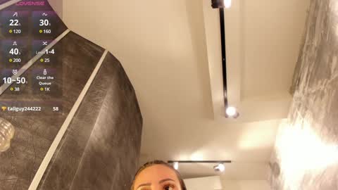 Snapshot of juliasprouse_ chatting on January 14, 4:25 am Julias online show from January 14, 4:25 am