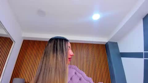 Snapshot of juliasprouse_ chatting on October 15, 4:53 pm Julias online show from October 15, 4:53 pm