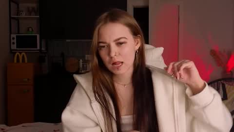 julidropp online show from November 8, 6:46 pm