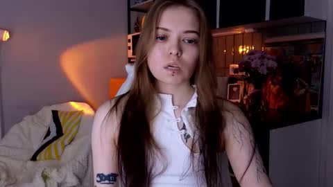 julidropp online show from March 12, 5:37 pm