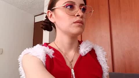 yules online show from December 17, 6:34 pm