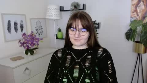 Julie online show from October 15, 1:36 pm