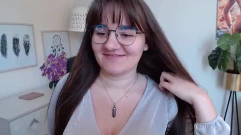 Julie online show from September 12, 12:45 pm