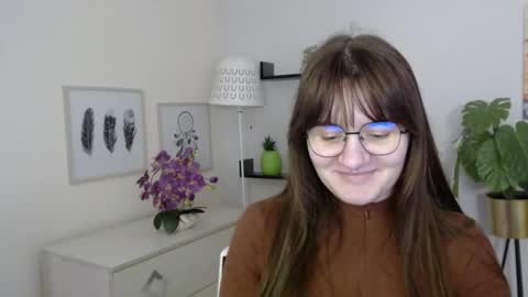 Julie online show from December 1, 5:26 pm