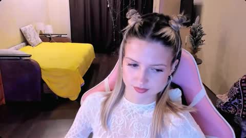 Julie online show from December 19, 4:32 pm