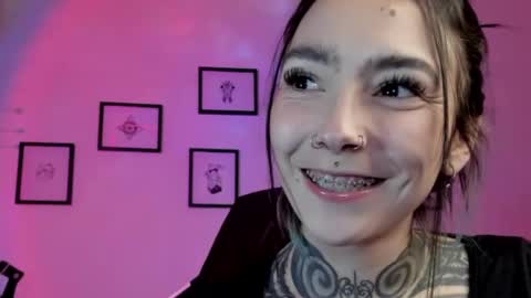 juliet_sourire online show from December 7, 3:36 am