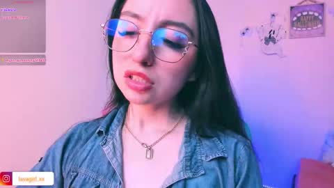 Snapshot of julieta_shelby chatting on October 22, 10:59 pm Julieta Independent model online show from October 22, 10:59 pm