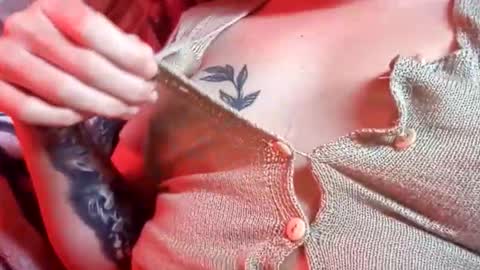 julietfranc28 online show from March 21, 8:25 pm