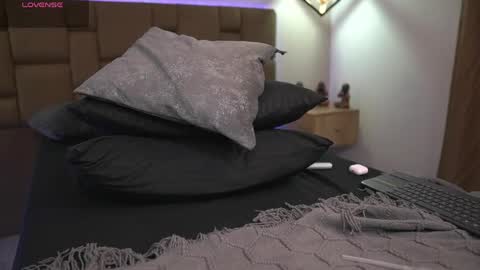 julieth_rojas online show from April 11, 6:30 am