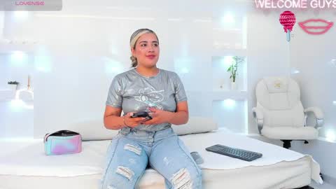 Snapshot of julietha_taylor chatting on December 21, 3:47 am Julietha online show from December 21, 3:47 am