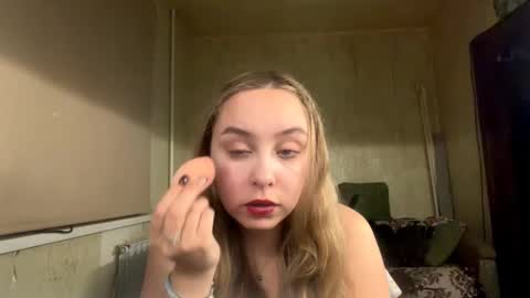 Mia online show from November 11, 6:16 pm