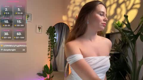 Julie online show from December 19, 1:03 pm