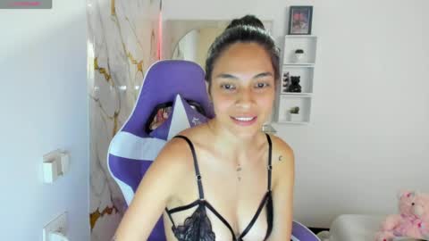 juliette online show from April 16, 9:39 pm