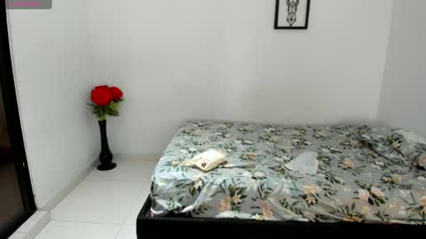 Snapshot of juline_smithh chatting on March 6, 12:41 pm Juline Smith online show from March 6, 12:41 pm