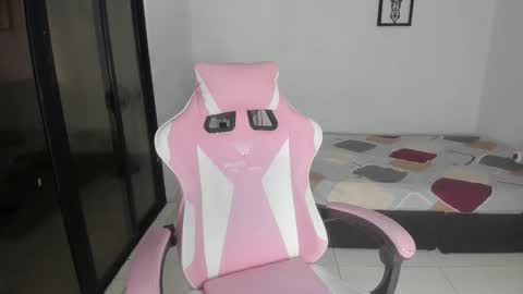 Juline Smith online show from March 18, 11:26 am