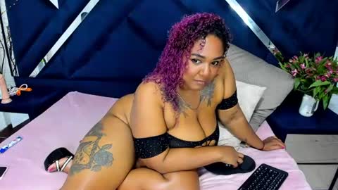 Gisselle Rate me with a thumbs up  online show from July 9, 10:22 pm
