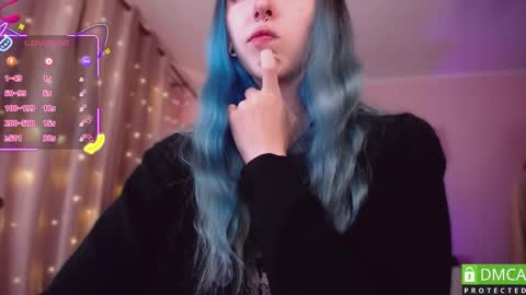 justmeowgirl online show from November 22, 4:37 am