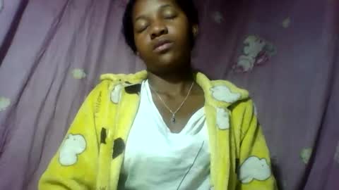 juvanie98 online show from March 14, 2:01 am