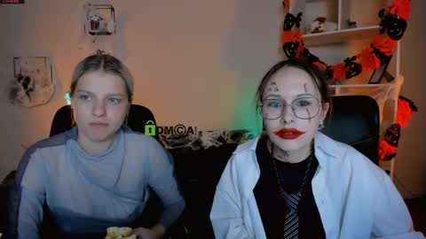 Snapshot of kaela_spell_ chatting on October 20, 7:17 pm kaela_spell_ online show from October 20, 7:17 pm