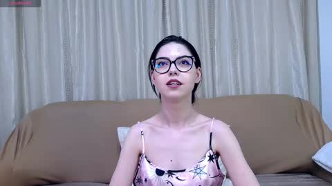 Kaila Lewis online show from November 26, 7:15 pm