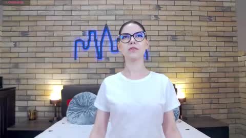 Kaila Lewis online show from September 18, 6:39 pm